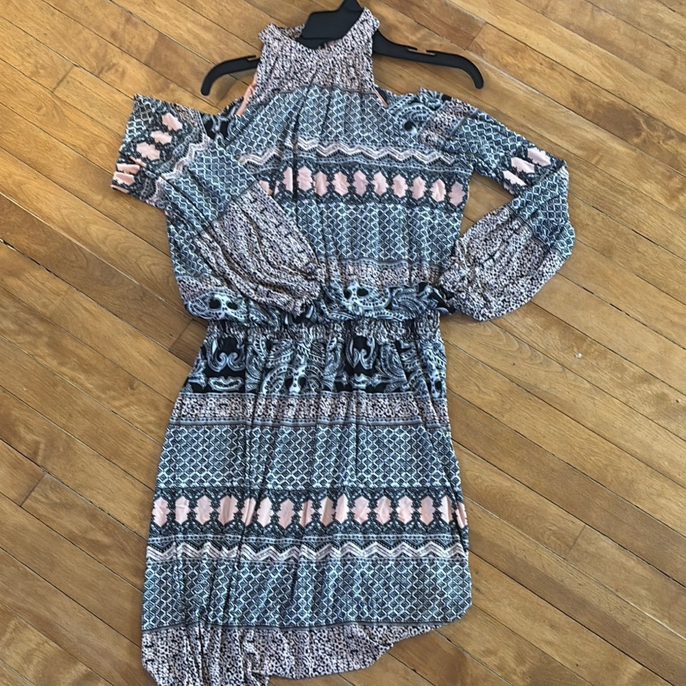 Elegant Blue and Pink Patterned Dress